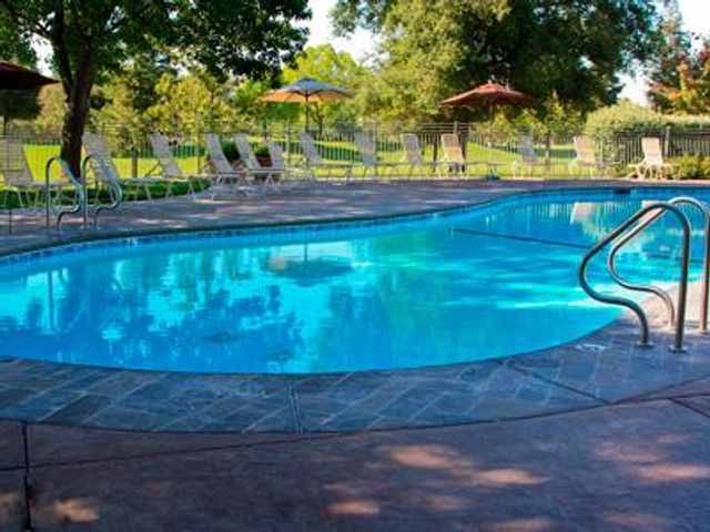 7338 School House Ln, Roseville, CA 95747