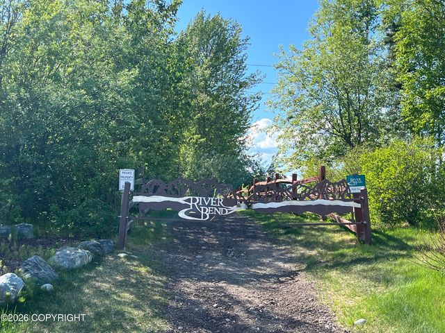 1540 S Badger Road, Palmer, AK 99645