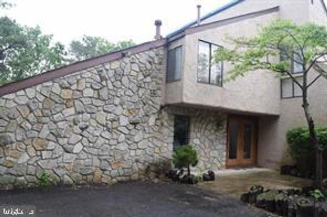 50 WOODHURST DR, Voorhees, NJ 08043