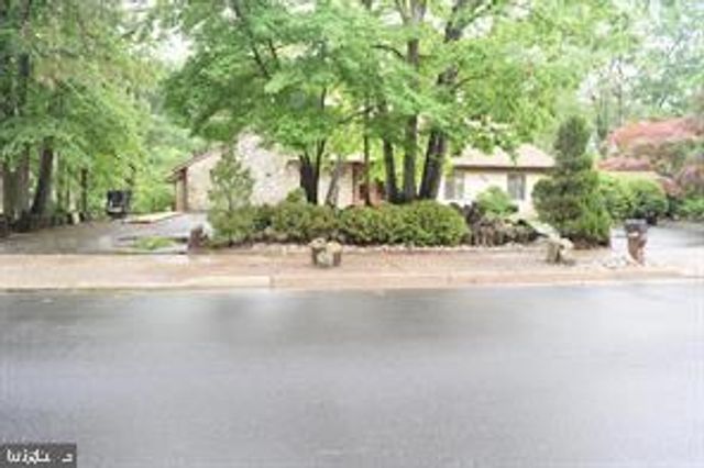 50 WOODHURST DR, Voorhees, NJ 08043