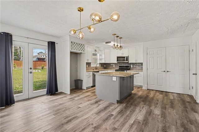 1920 Oakleaf Lane, Lithia Springs, GA 30122