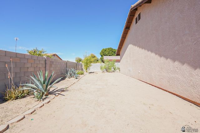 671 S Bingham Ave, Somerton, AZ 85350