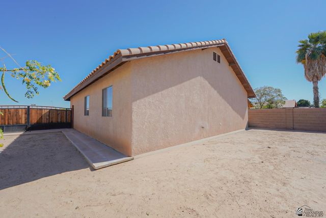 671 S Bingham Ave, Somerton, AZ 85350
