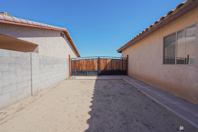 671 S Bingham Ave, Somerton, AZ 85350
