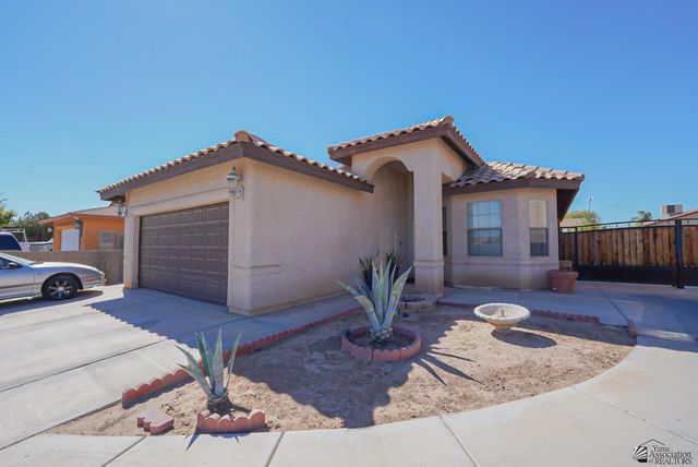 671 S Bingham Ave, Somerton, AZ 85350