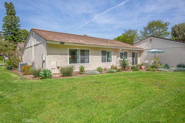 3313 San Amadeo B, Laguna Woods, CA 92637