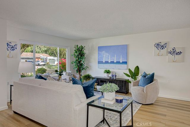 3313 San Amadeo B, Laguna Woods, CA 92637