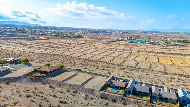 2693 Port Isabel Way, Bullhead City, AZ 86429