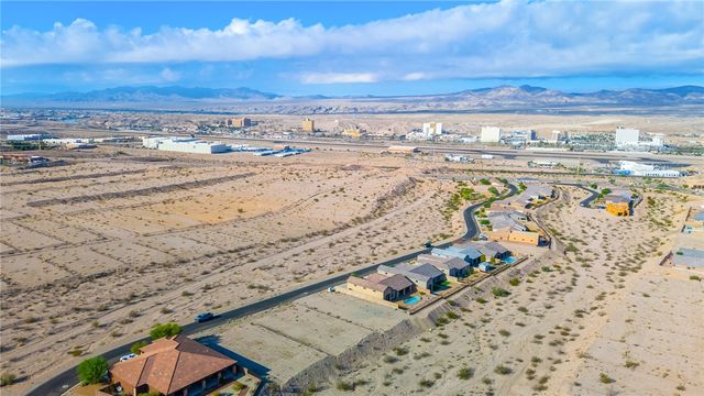 2693 Port Isabel Way, Bullhead City, AZ 86429