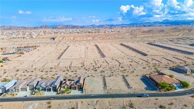 2693 Port Isabel Way, Bullhead City, AZ 86429