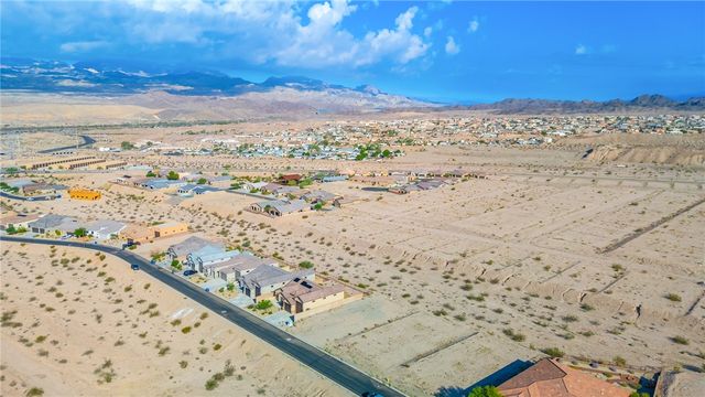2693 Port Isabel Way, Bullhead City, AZ 86429