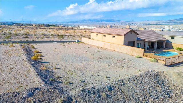 2693 Port Isabel Way, Bullhead City, AZ 86429