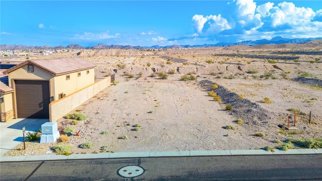 2693 Port Isabel Way, Bullhead City, AZ 86429