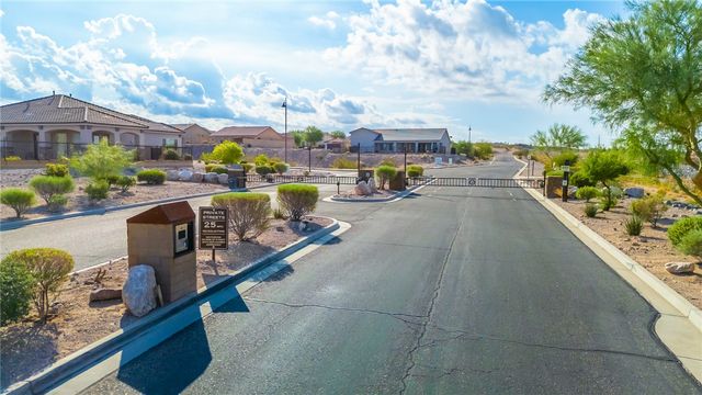 2693 Port Isabel Way, Bullhead City, AZ 86429