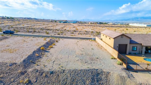 2693 Port Isabel Way, Bullhead City, AZ 86429