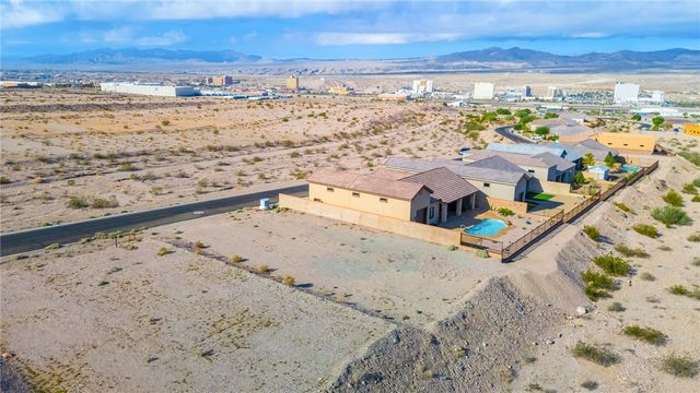 2693 Port Isabel Way, Bullhead City, AZ 86429