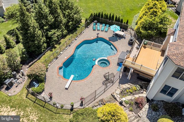 810 CROOKED STICK DR, Mechanicsburg, PA 17050