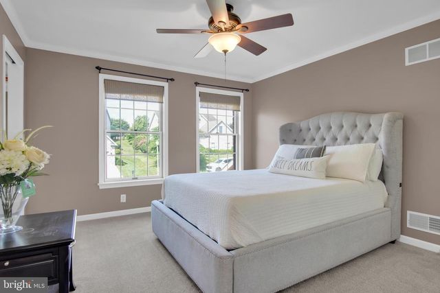 810 CROOKED STICK DR, Mechanicsburg, PA 17050