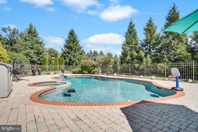 810 CROOKED STICK DR, Mechanicsburg, PA 17050