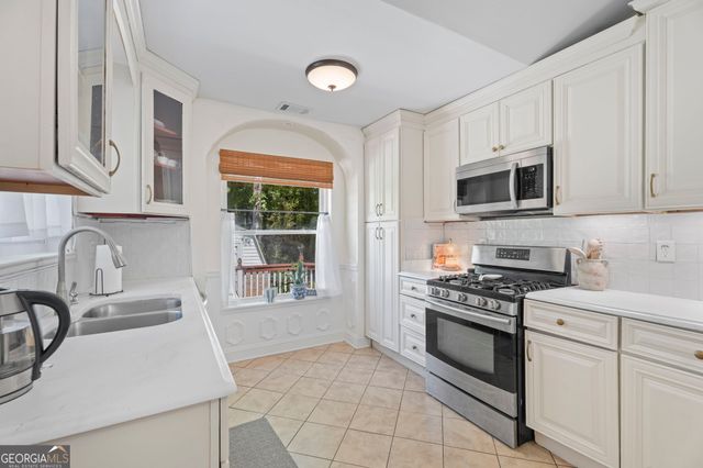 2575 Ravencliff Road, Atlanta, GA 30349