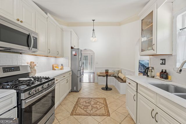 2575 Ravencliff Road, Atlanta, GA 30349