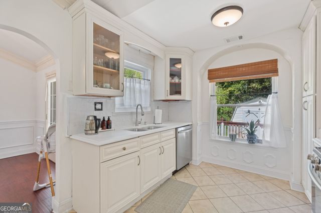 2575 Ravencliff Road, Atlanta, GA 30349