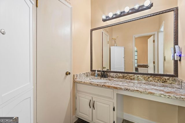 2575 Ravencliff Road, Atlanta, GA 30349
