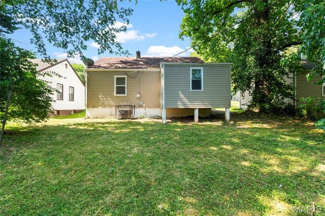 8017 Patterson Drive, St Louis, MO 63134