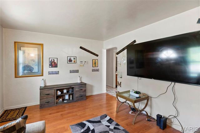 8017 Patterson Drive, St Louis, MO 63134