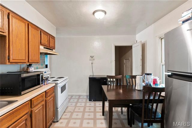 8017 Patterson Drive, St Louis, MO 63134