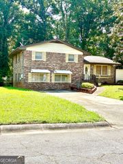 2480 Burton Circle, Morrow, GA 30260