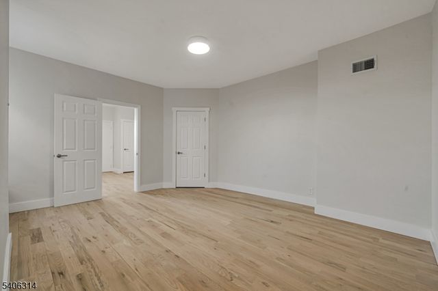 61 Arnold Ter, South Orange Village Twp., NJ 07079