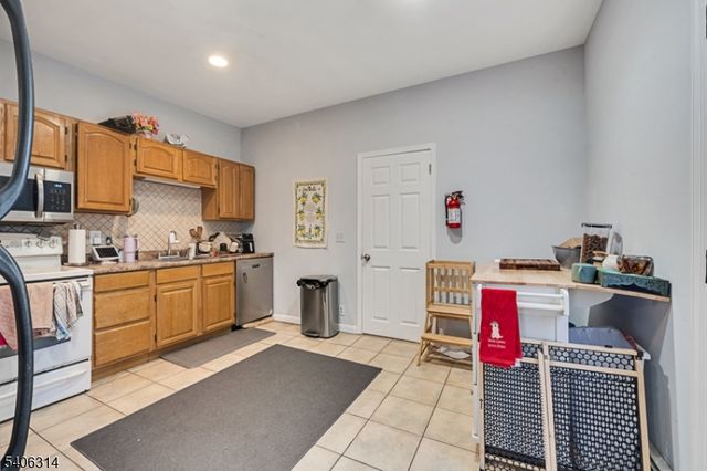 61 Arnold Ter, South Orange Village Twp., NJ 07079