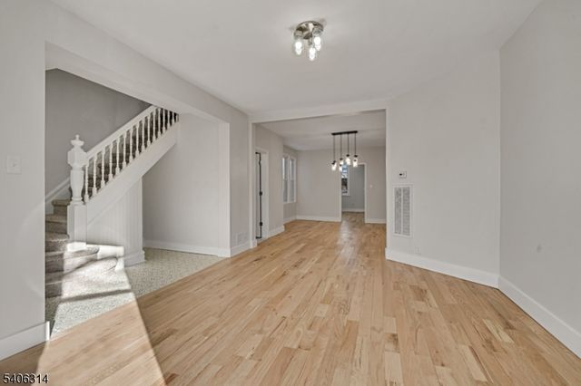 61 Arnold Ter, South Orange Village Twp., NJ 07079