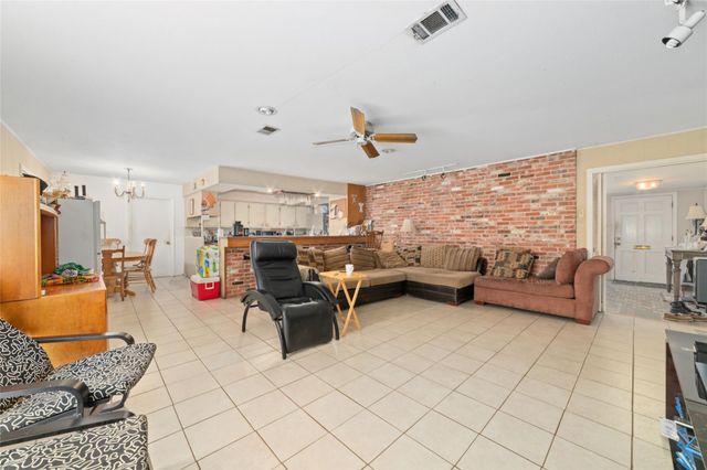 1535 Maux Drive, Houston, TX 77043