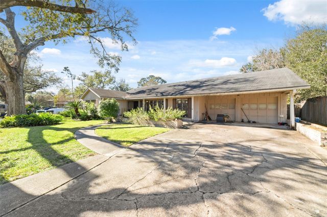 1535 Maux Drive, Houston, TX 77043