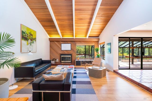 2200 McNab Ranch Rd, Ukiah, CA 95482