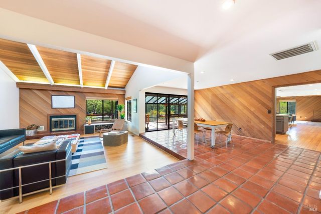 2200 McNab Ranch Rd, Ukiah, CA 95482