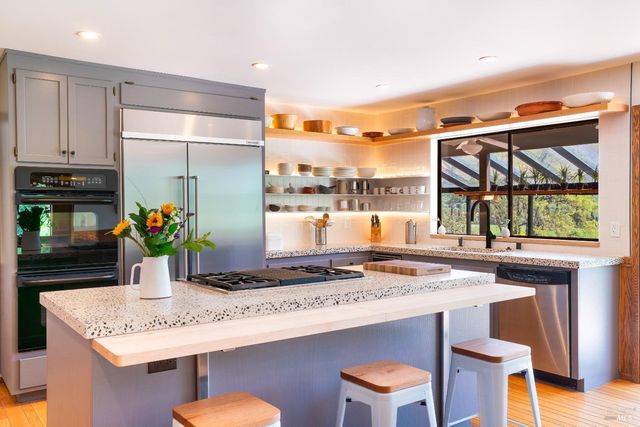 2200 McNab Ranch Rd, Ukiah, CA 95482