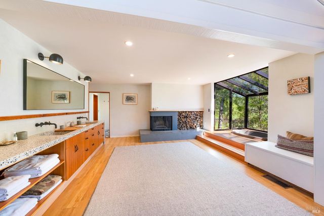 2200 McNab Ranch Rd, Ukiah, CA 95482