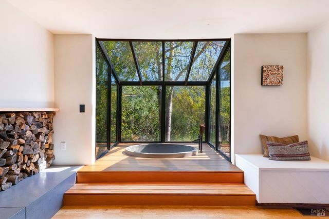 2200 McNab Ranch Rd, Ukiah, CA 95482