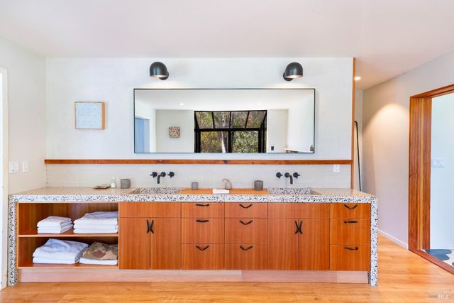 2200 McNab Ranch Rd, Ukiah, CA 95482