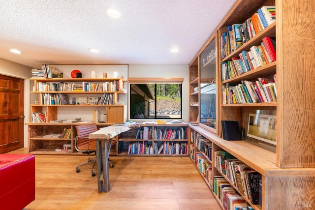 2200 McNab Ranch Rd, Ukiah, CA 95482