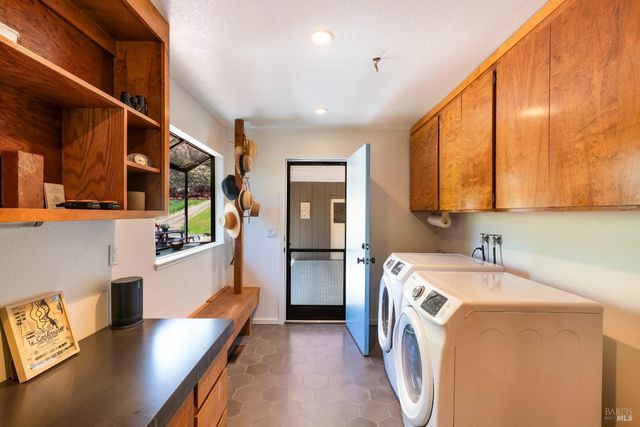 2200 McNab Ranch Rd, Ukiah, CA 95482