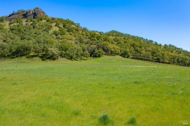 2200 McNab Ranch Rd, Ukiah, CA 95482