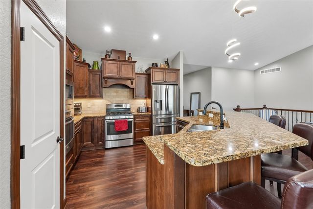 2743 NW 167th Court, Clive, IA 50325