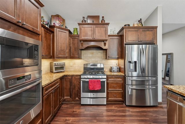 2743 NW 167th Court, Clive, IA 50325