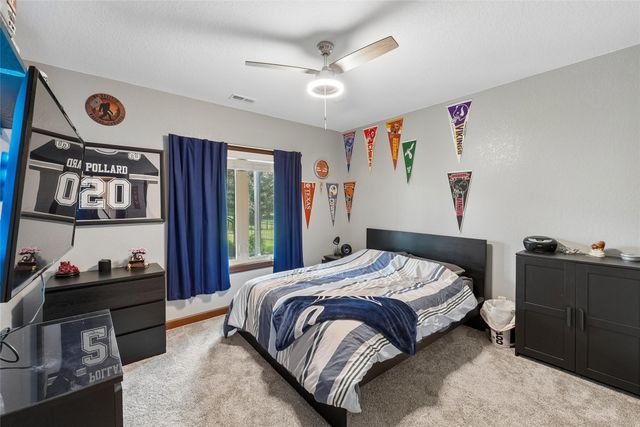 2743 NW 167th Court, Clive, IA 50325