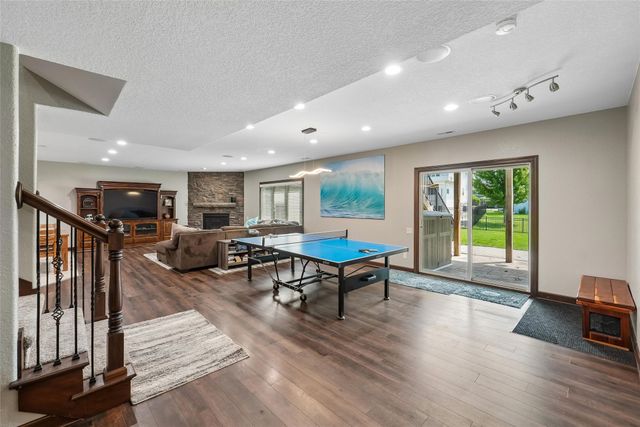 2743 NW 167th Court, Clive, IA 50325