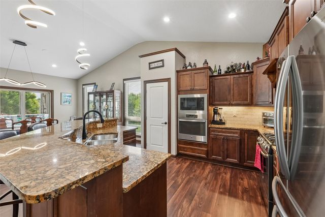 2743 NW 167th Court, Clive, IA 50325